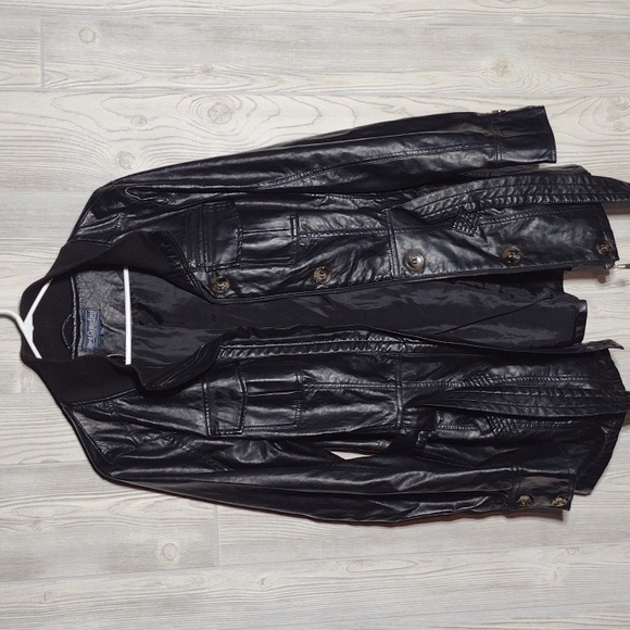 Gorgeous Vintage Leather Jacket - Picture 3 of 17